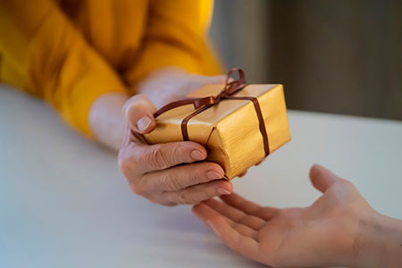 Leaving an inheritance vs. lifetime gifting